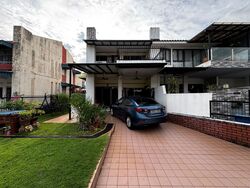 Golden Hill Estate (D19), Terrace #452480431